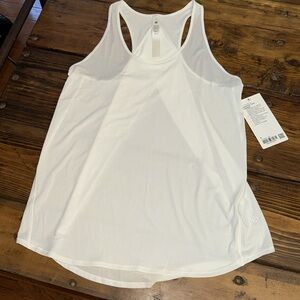 Lululemon Athletica White Essential Tank Pleated. NWT. Size 8.